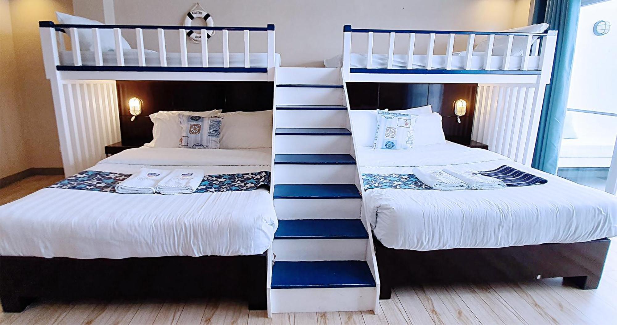Casa Almarenzo Bed & Breakfast Bolinao Bagian luar foto