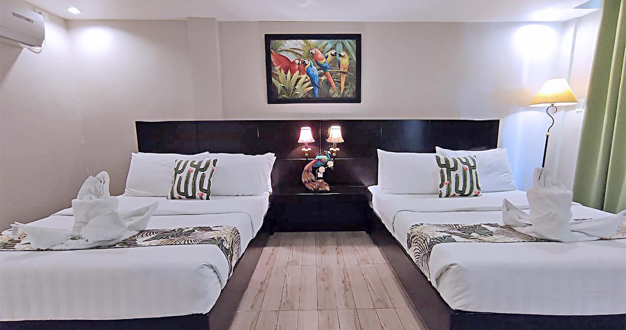 Casa Almarenzo Bed & Breakfast Bolinao Bagian luar foto