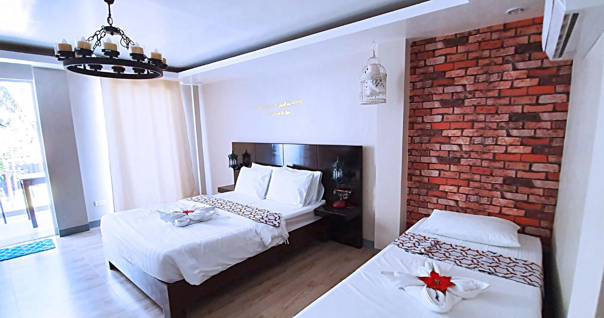 Casa Almarenzo Bed & Breakfast Bolinao Bagian luar foto