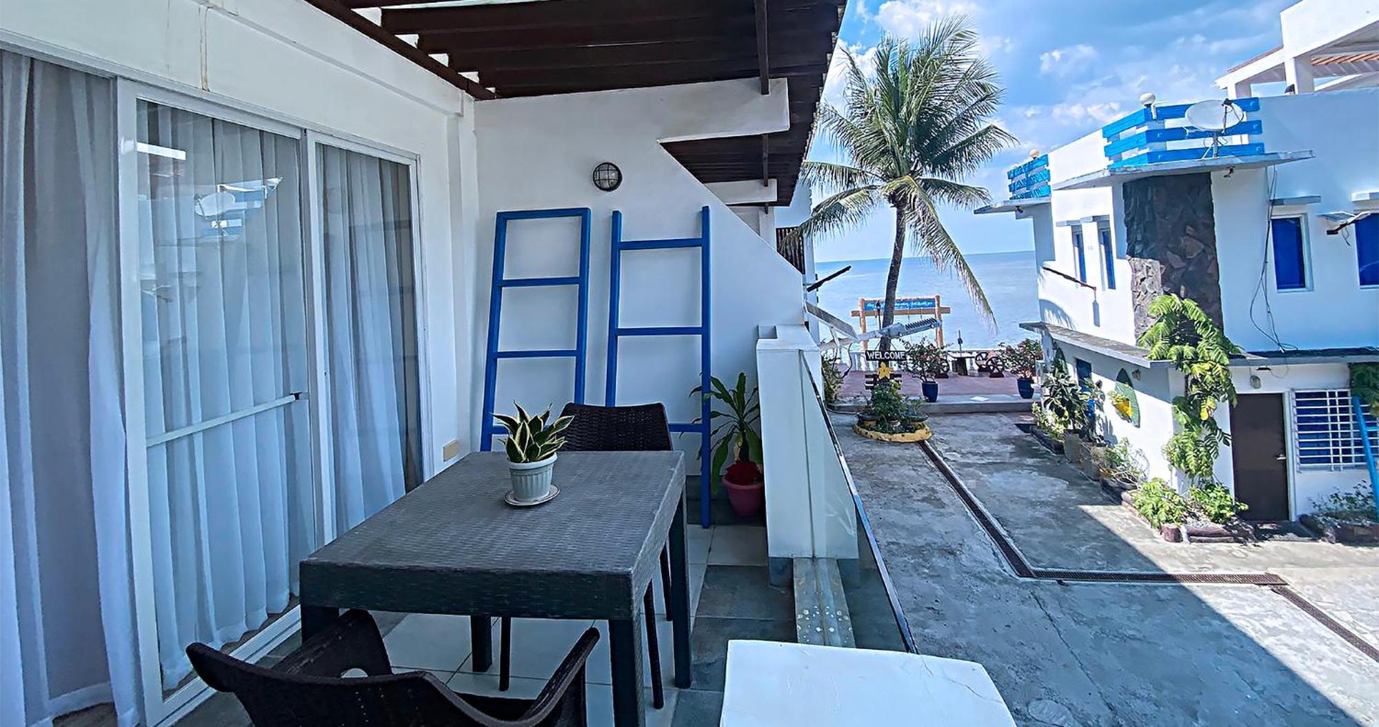 Casa Almarenzo Bed & Breakfast Bolinao Bagian luar foto