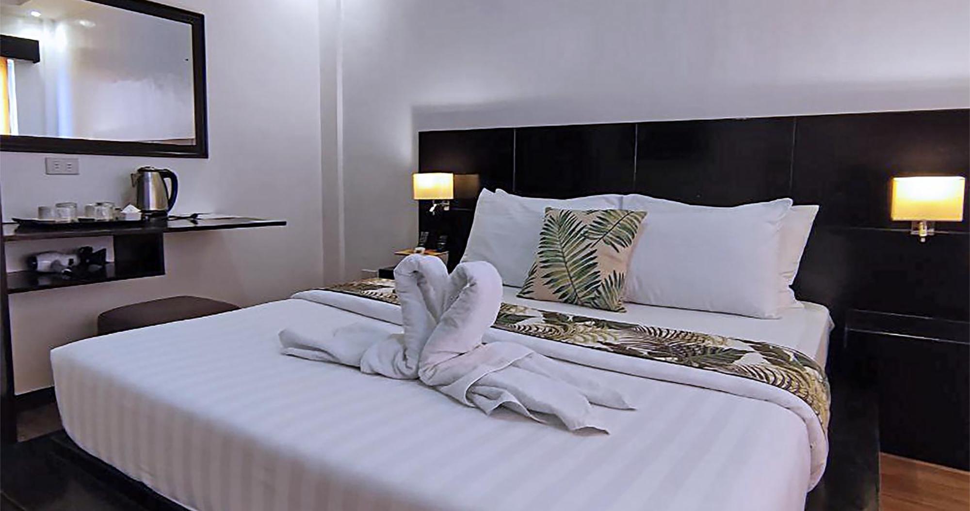 Casa Almarenzo Bed & Breakfast Bolinao Bagian luar foto