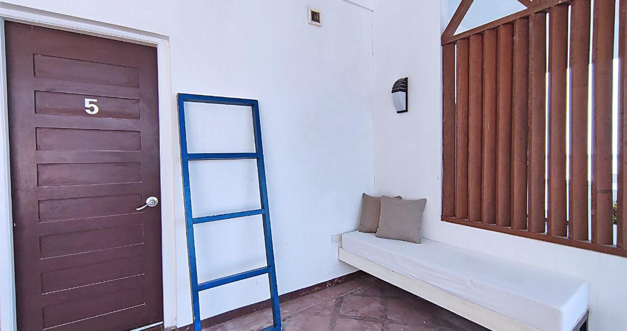 Casa Almarenzo Bed & Breakfast Bolinao Bagian luar foto