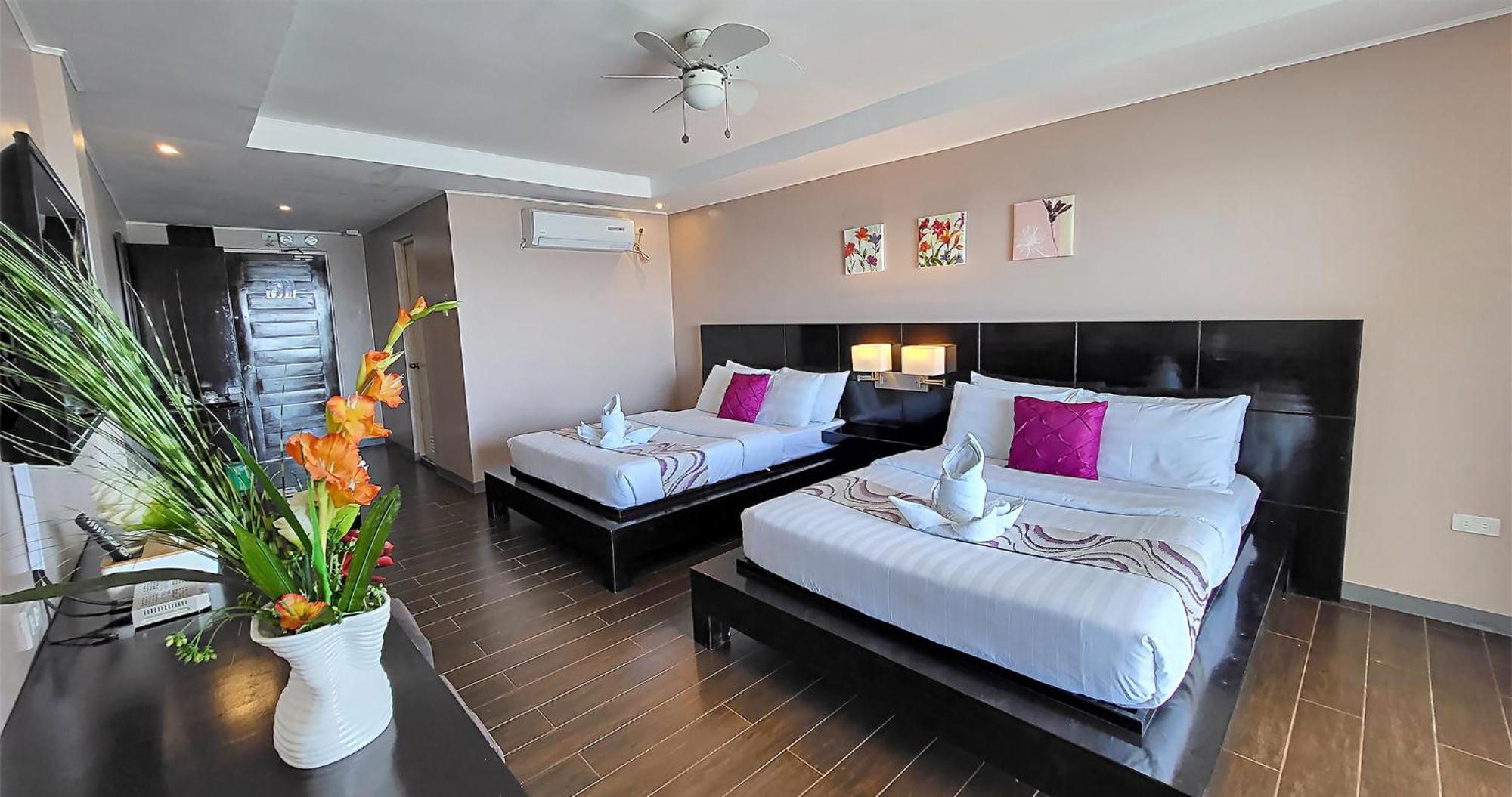 Casa Almarenzo Bed & Breakfast Bolinao Bagian luar foto