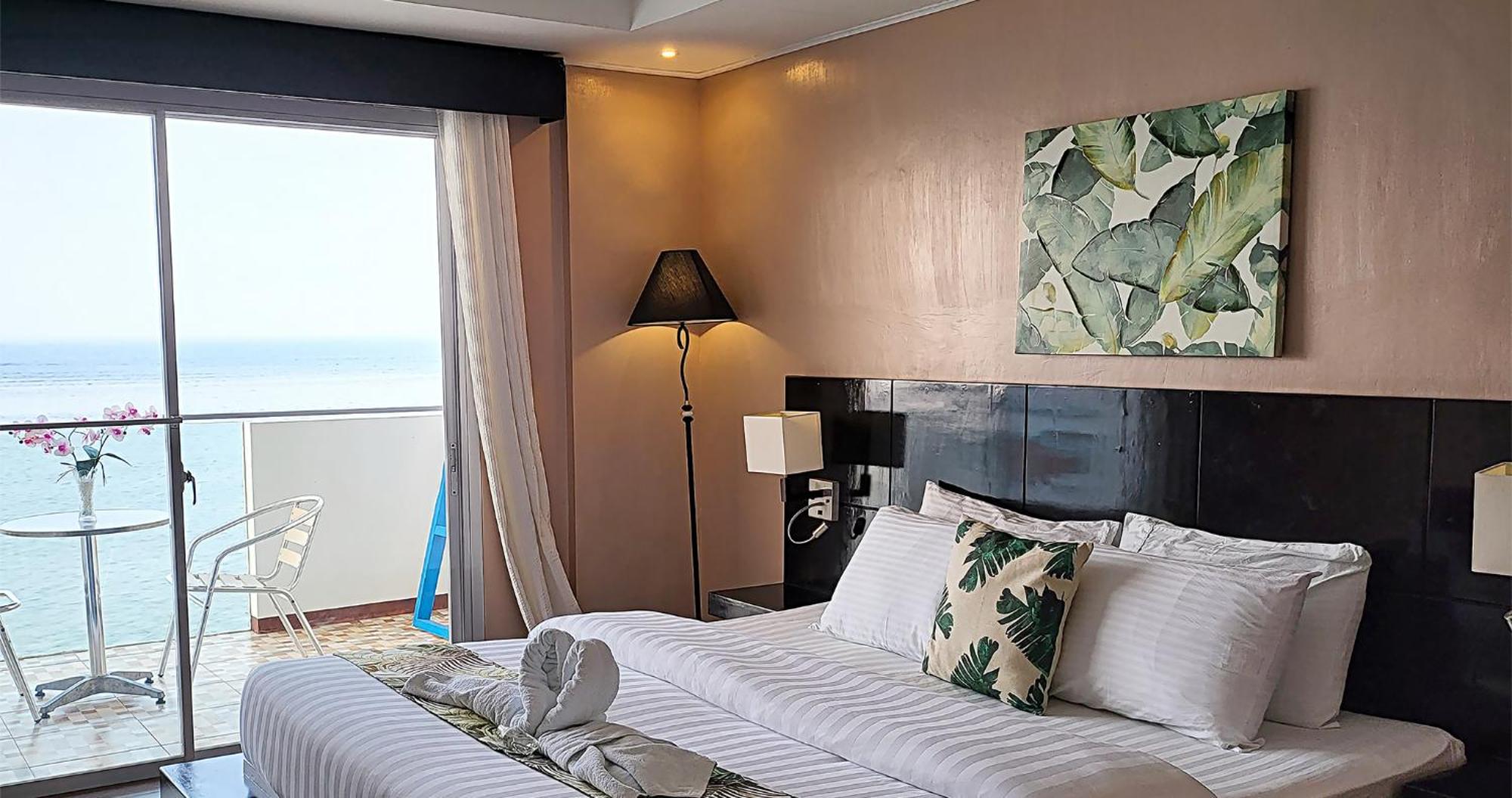 Casa Almarenzo Bed & Breakfast Bolinao Bagian luar foto