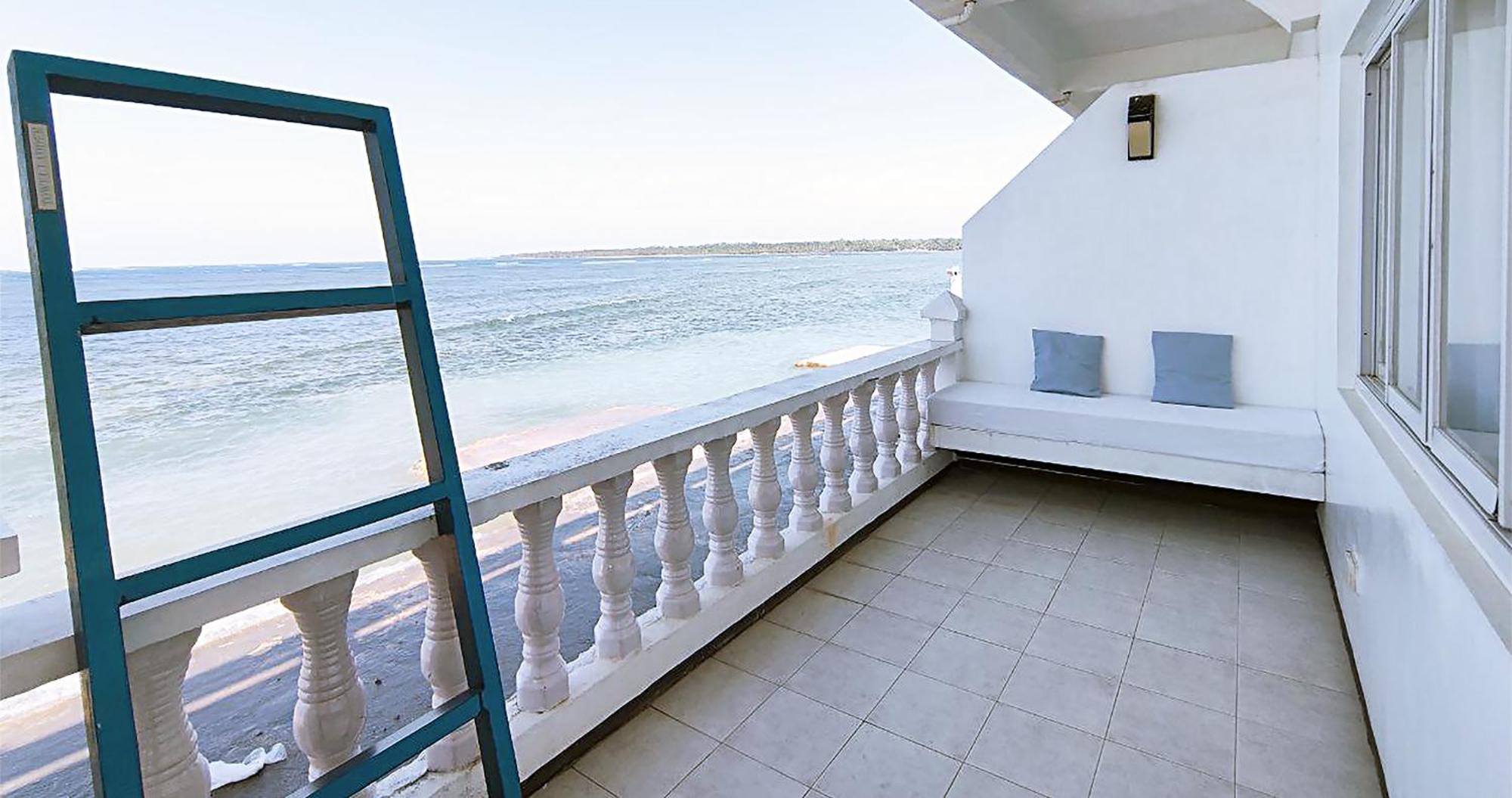 Casa Almarenzo Bed & Breakfast Bolinao Bagian luar foto
