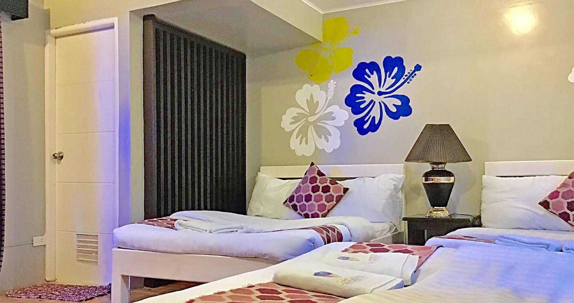 Casa Almarenzo Bed & Breakfast Bolinao Bagian luar foto
